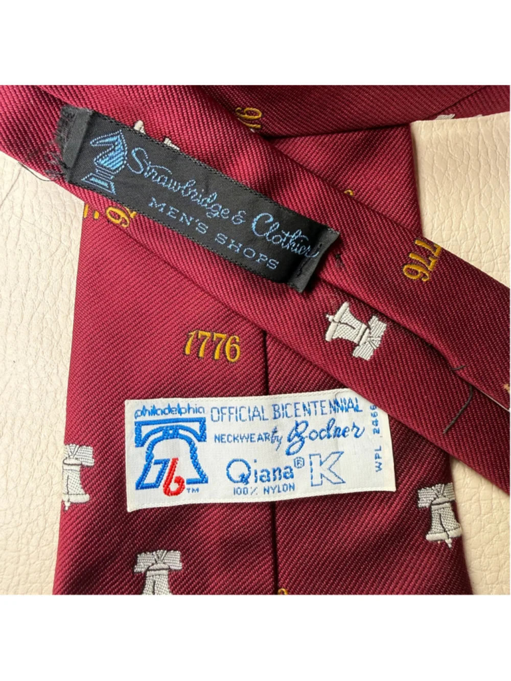 Vintage 1976 Bicentennial Tie Liberty Bell 1776 Strawbridge Clothier Mens Neckti